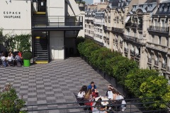 Repas détente sur la terrasse - Espace Vauplane - rentrée 2019 - Centre Laennec Paris - Prépa médecine - © Ignazio TORRES